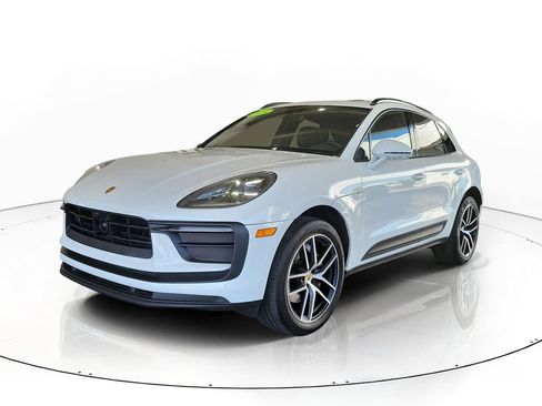 Used 2023 Porsche Macan Turbo AWD/4WD image 6