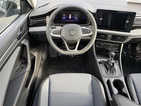 New 2026 Volkswagen Jetta SE image 10