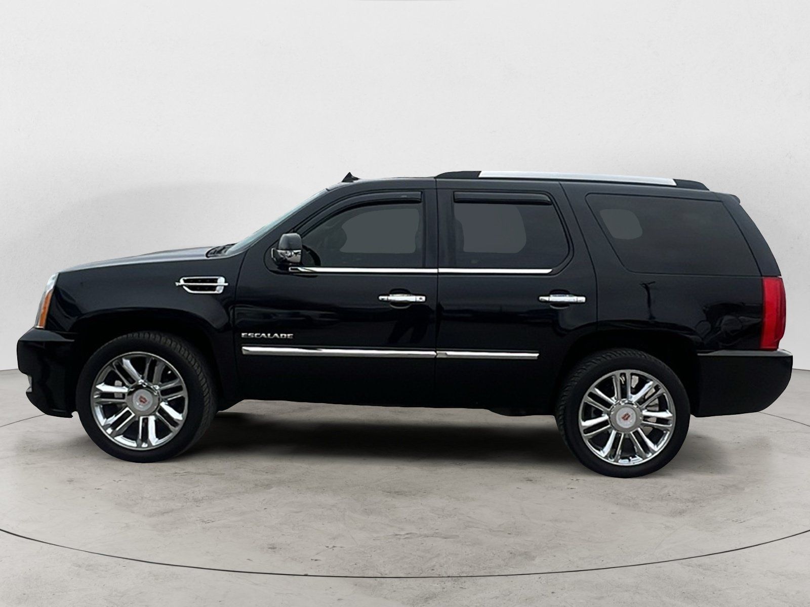 Used 2012 Cadillac Escalade Platinum AWD/4WD image 3