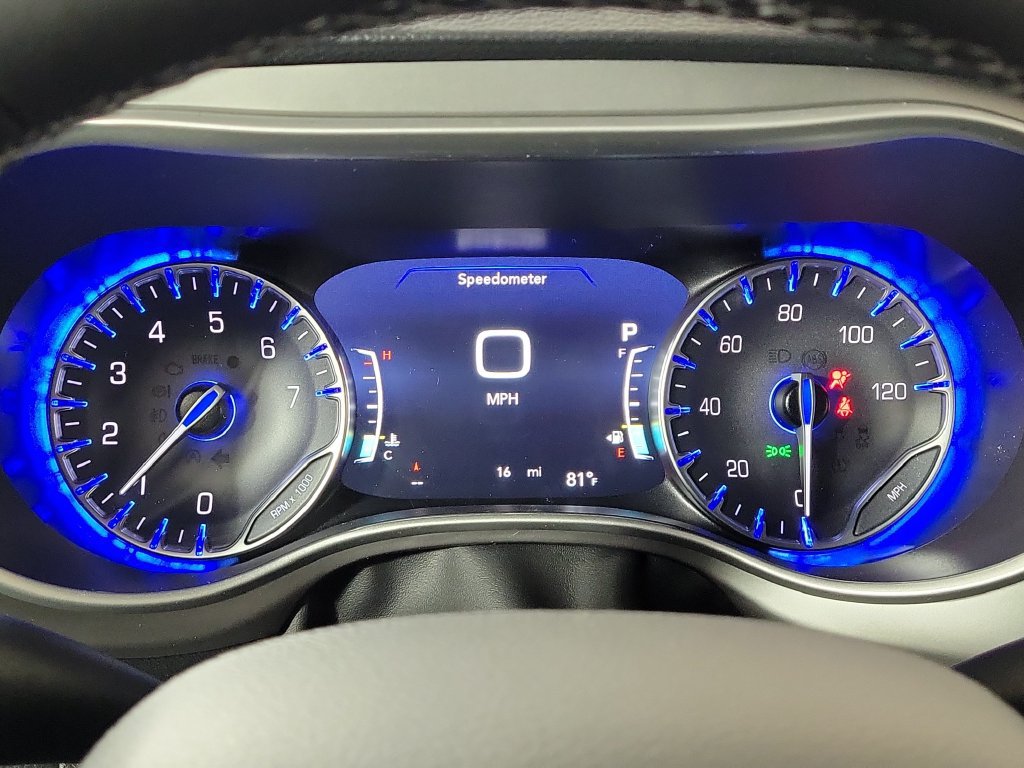 New 2027 Chrysler Pacifica Select FWD image 17