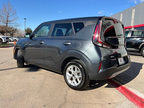 Used 2025 Kia Soul LX w/ LX Technology Package image 8