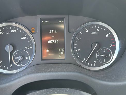 Used 2023 Mercedes-Benz Metris Passenger image 4
