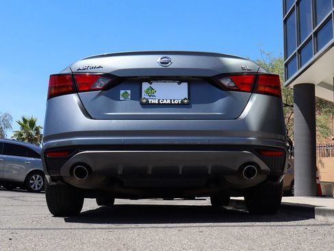 Used 2019 Nissan Altima 2.5 SL FWD image 12
