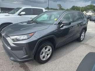 Used 2021 Toyota RAV4 LE AWD/4WD video 1