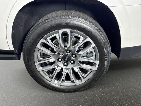 Certified 2024 GMC Yukon Denali Ultimate image 34