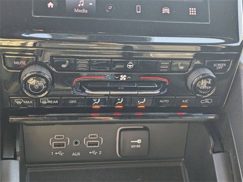 Used 2024 Jeep Grand Cherokee L Laredo image 19