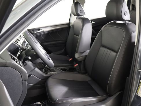 Certified 2023 Volkswagen Tiguan SE image 31
