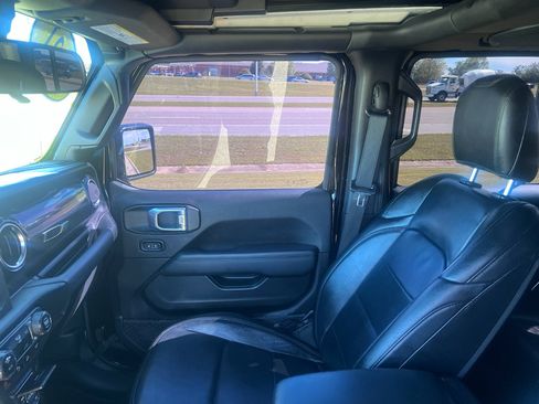 Certified 2021 Jeep Wrangler Unlimited Sahara AWD/4WD image 22