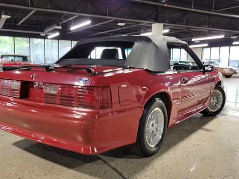 Used 1989 Ford Mustang GT RWD image 32