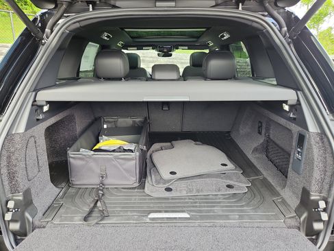 New 2025 Land Rover Range Rover SE image 13