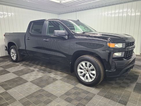 Used 2021 Chevrolet Silverado 1500 Custom image 1