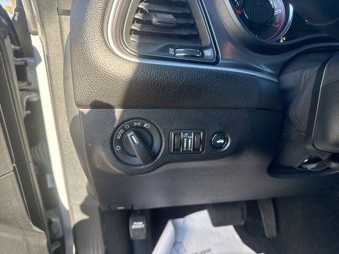 Used 2020 Dodge Challenger SXT image 23