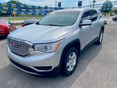 Used 2017 GMC Acadia SLE FWD image 3