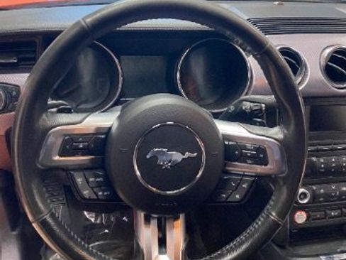 Used 2015 Ford Mustang Coupe RWD image 13