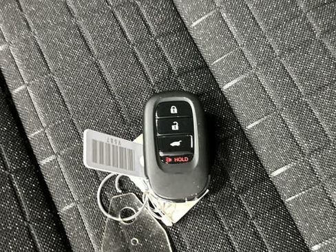 Certified 2027 Honda HR-V LX image 32