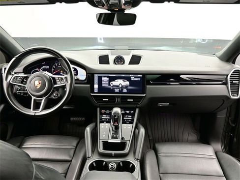 Used 2021 Porsche Cayenne Coupe w/ Premium Package image 22