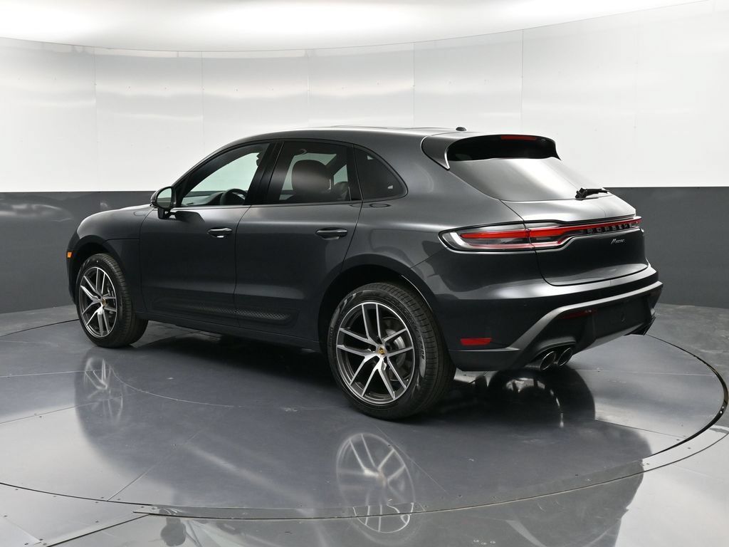 Certified 2026 Porsche Macan AWD/4WD image 3