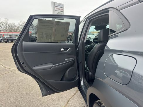 Used 2023 Hyundai Kona Limited image 19