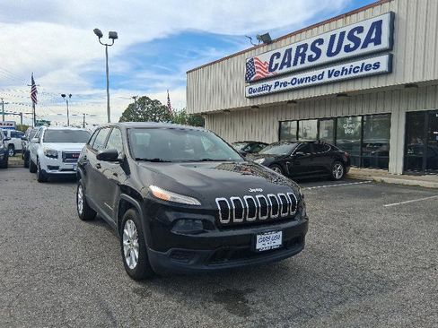 Used 2014 Jeep Cherokee Sport image 4