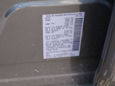 Used 2025 Nissan Pathfinder S FWD image 30