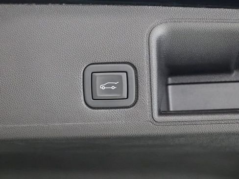 Used 2024 GMC Terrain SLT AWD/4WD image 35