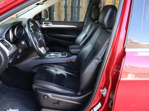 Used 2013 Jeep Grand Cherokee Trailhawk AWD/4WD image 19