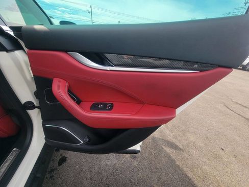 Used 2017 Maserati Levante S image 27