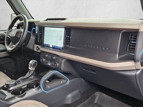 Used 2023 Ford Bronco Wildtrak image 21