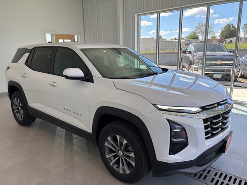 Used 2025 Chevrolet Equinox LT AWD/4WD image 6