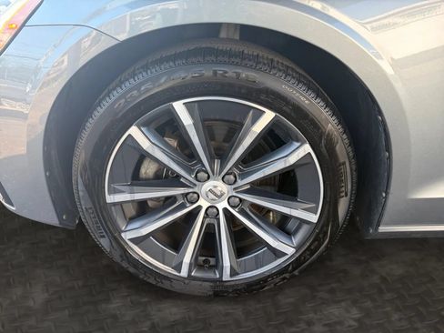 Used 2021 Volvo S60 T5 Momentum w/ Premium Package FWD image 35