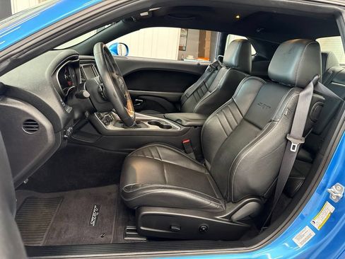 Used 2016 Dodge Challenger SRT Hellcat RWD image 13