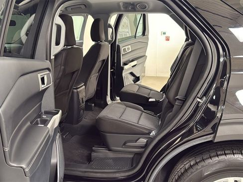 Used 2023 Ford Explorer XLT image 15