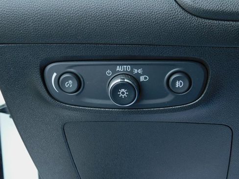 Used 2020 Buick Encore GX Select image 33