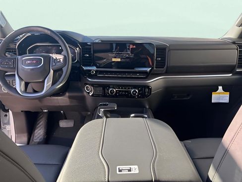 New 2026 GMC Sierra 1500 SLT image 17