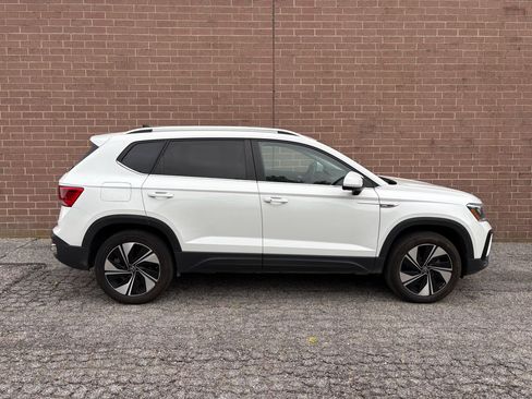 Used 2024 Volkswagen Taos SE AWD/4WD image 6