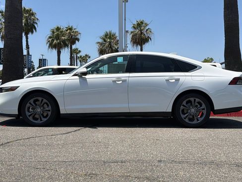 Certified 2025 Honda Accord EX-L image 2
