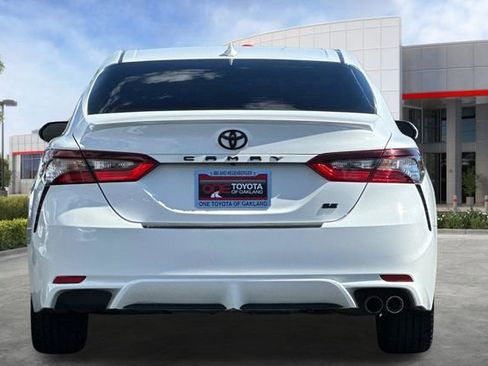 Used 2021 Toyota Camry SE w/ Carpet Mat Package (TMS) FWD image 5