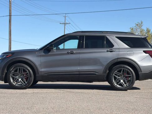Certified 2025 Ford Explorer ST-Line w/ ST-Line Street Pack AWD/4WD image 5