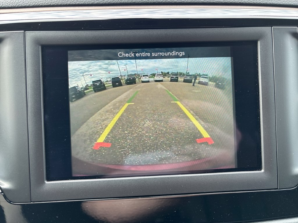 Used 2019 Chrysler Pacifica Touring Plus FWD image 25