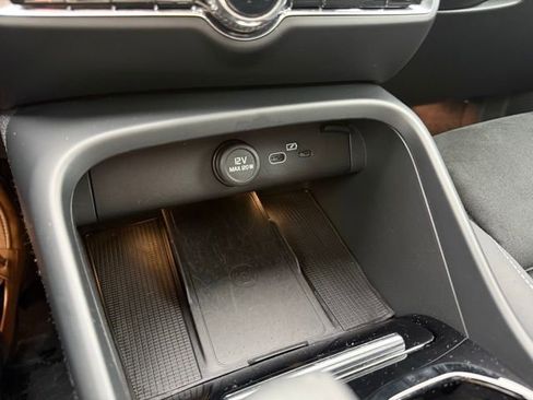 Certified 2023 Volvo C40 P8 Recharge Plus w/ Climate Package image 25