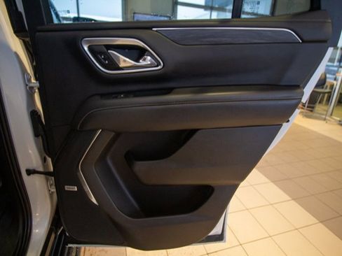 Used 2021 GMC Yukon SLT w/ SLT Luxury Plus Package image 11