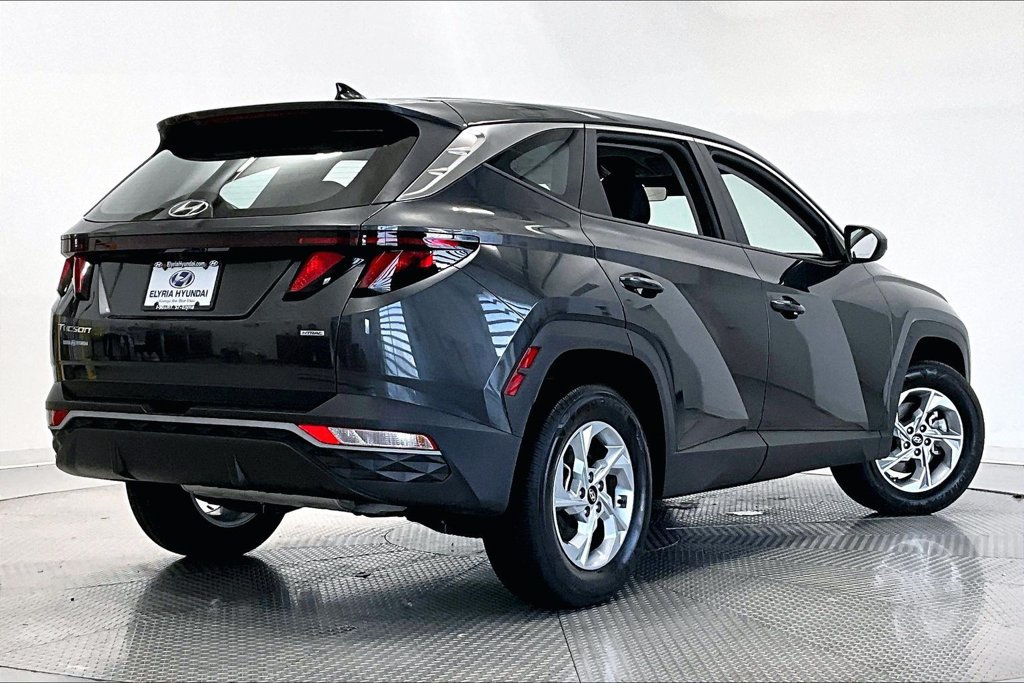 Used 2024 Hyundai Tucson SE AWD/4WD image 2