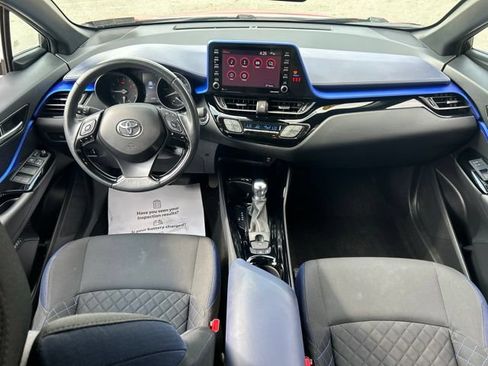 Used 2021 Toyota C-HR XLE FWD image 43