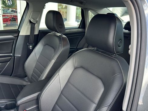 Used 2024 Volkswagen Jetta SE image 26