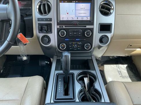 Used 2016 Ford Expedition XLT w/ Equipment Group 202A AWD/4WD image 15