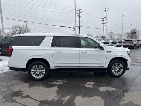Used 2022 GMC Yukon XL SLT w/ SLT Luxury Package RWD image 6