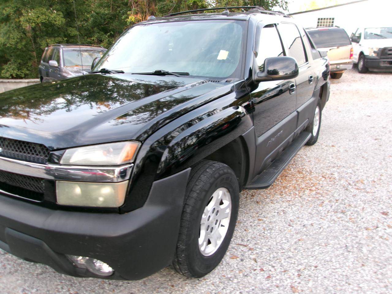 Used 2004 Chevrolet Avalanche Z71 w/ Sun And Sound Package AWD/4WD image 3