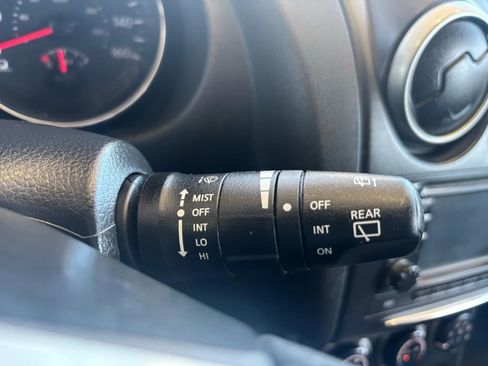 Used 2012 Nissan Rogue SV w/ Premium Pkg image 14