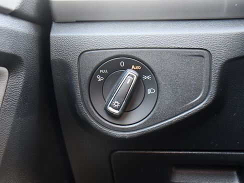 Used 2022 Volkswagen Atlas Cross Sport SE image 29