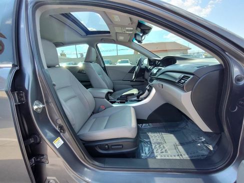 Used 2013 Honda Accord Touring image 42
